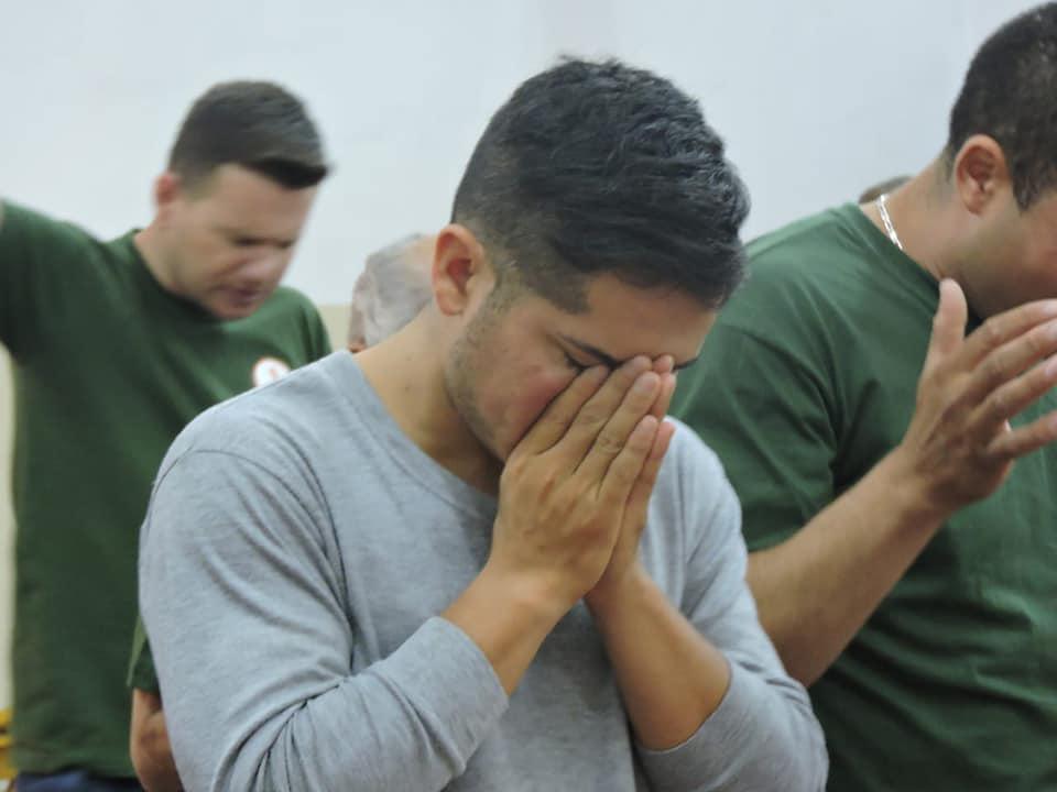 Nosotros amamos a Dios porque él nos amó primero.