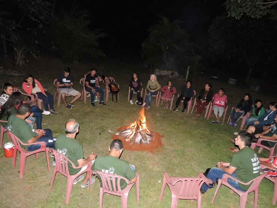 Siempre humildes y amables, pacientes, tolerantes unos con otros en amor.