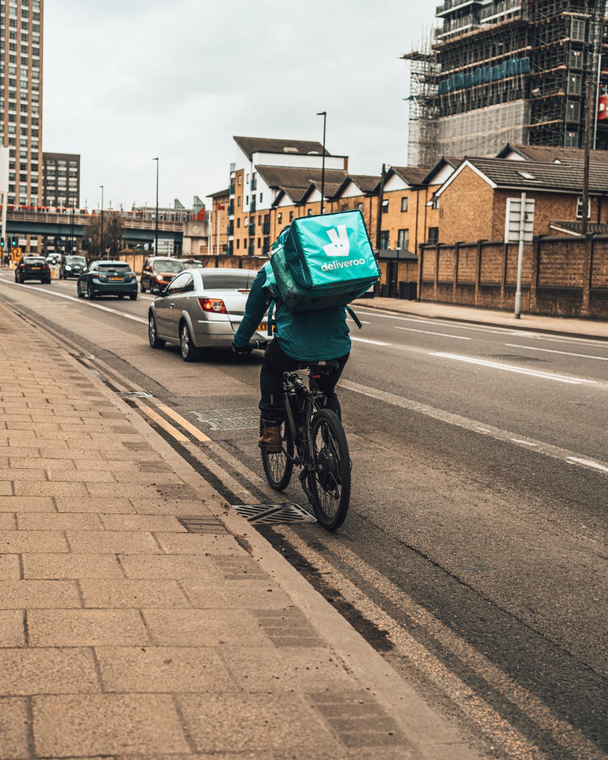 Deliveroo et trois de ses anciens dirigeants renvoyés devant le tribunal correctionnel de Paris pour "travail dissimulé"