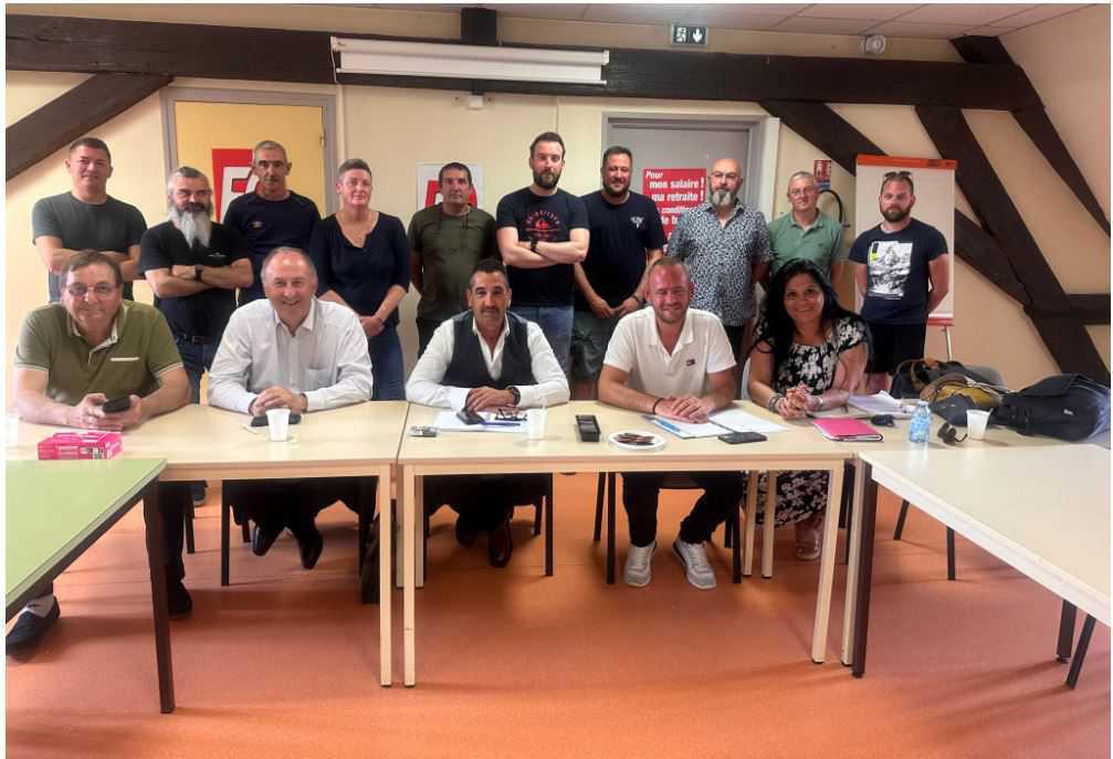 L’AG du syndicat FO Carrefour Supply Chain Aire-sur-la-Lys présidée par Frédéric Souillot L’AG du syndicat FO Carrefour Supply Chain Aire-sur-la-Lys présidée par Frédéric Souillot