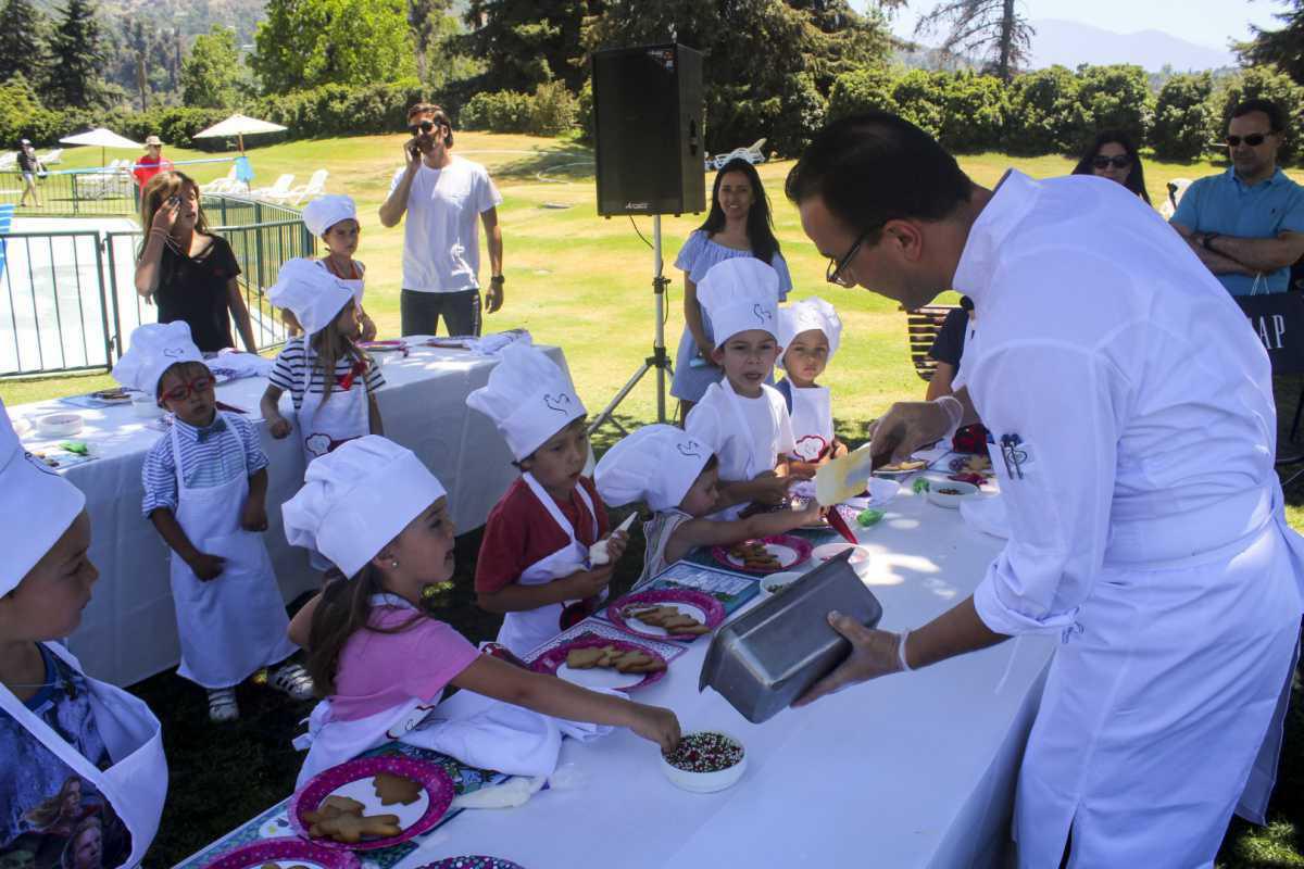 Exitoso taller de galletas navideñas vivimos en Sport Francés