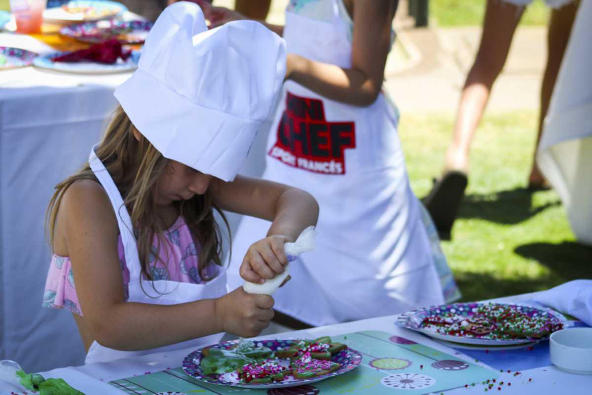 Exitoso taller de galletas navideñas vivimos en Sport Francés