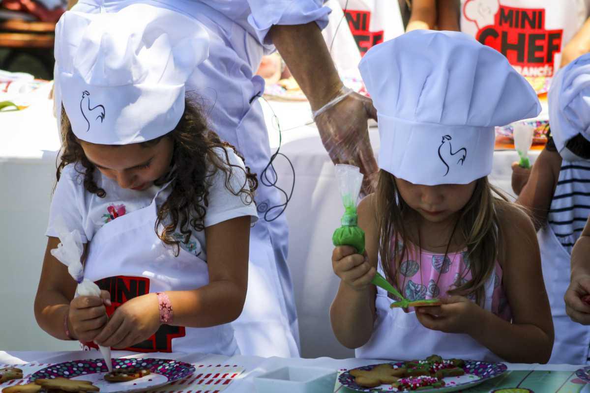 Exitoso taller de galletas navideñas vivimos en Sport Francés