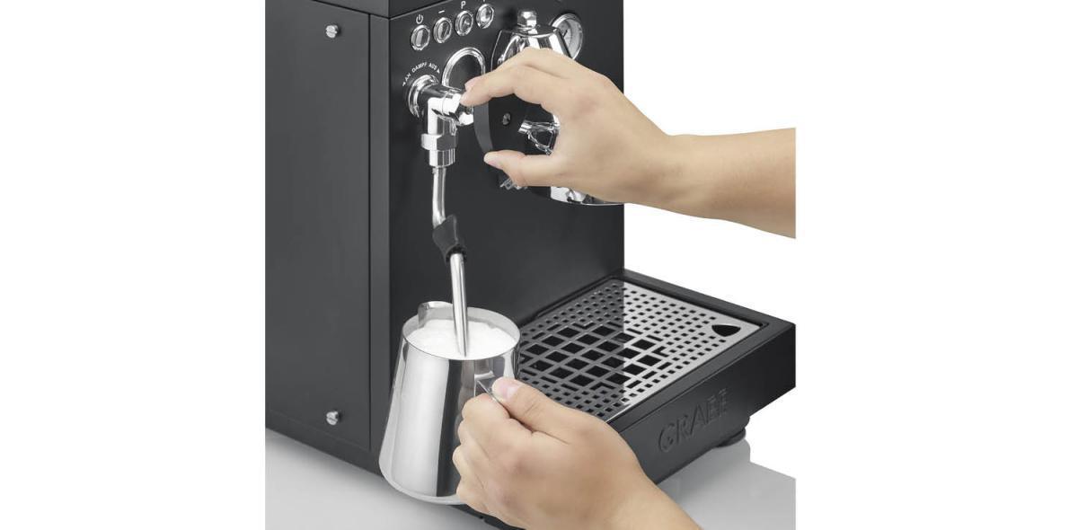 Perfekter Espresso ohne Kompromisse mit der neuen Siebträgermaschine Batessa von GRAEF