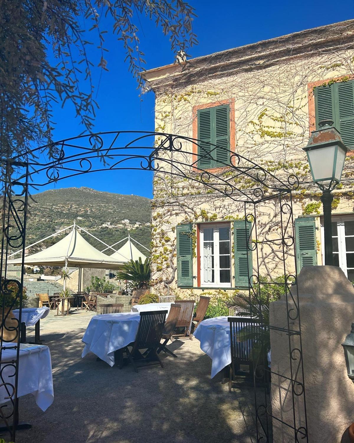 Hôtel*** Restaurant Le Vieux Moulin Hôtel*** Restaurant Le Vieux Moulin