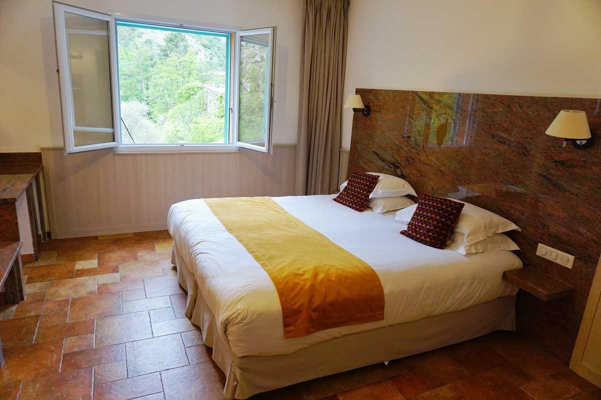 Hôtel Les jardins de la glacière***