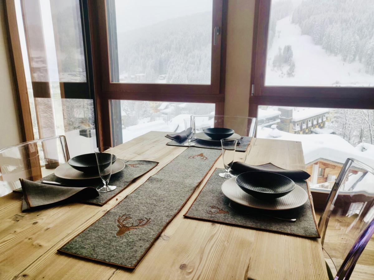 Collezione Ricami - Embroidery Collection Collezione Ricami - Embroidery Collection