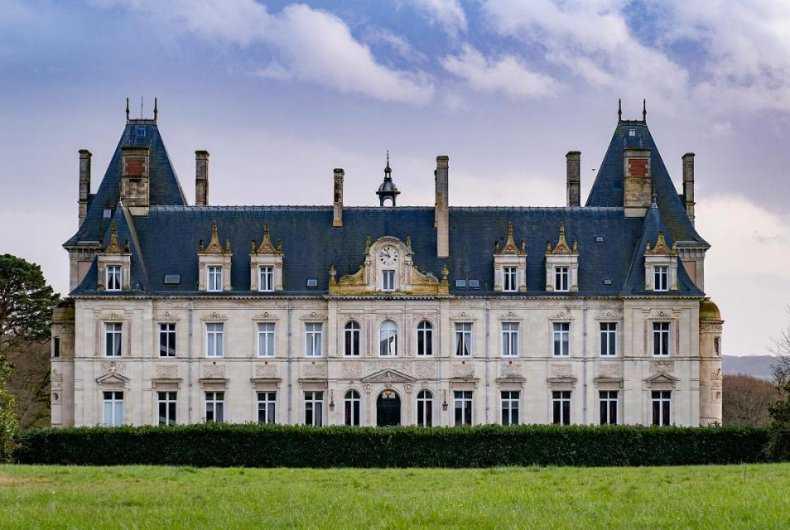 Chateau de Tressé Restaurant & Forest SPA ★★★★★ Hôtel Clinique du Repos Chateau de Tressé Restaurant & Forest SPA ★★★★★ Hôtel Clinique du Repos