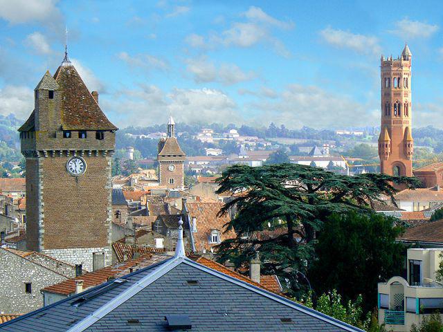 LFCW Villeneuve sur Lot ⛽️ H24 Total - 🚙 < 2 km LFCW Villeneuve sur Lot ⛽️ H24 Total - 🚙 < 2 km