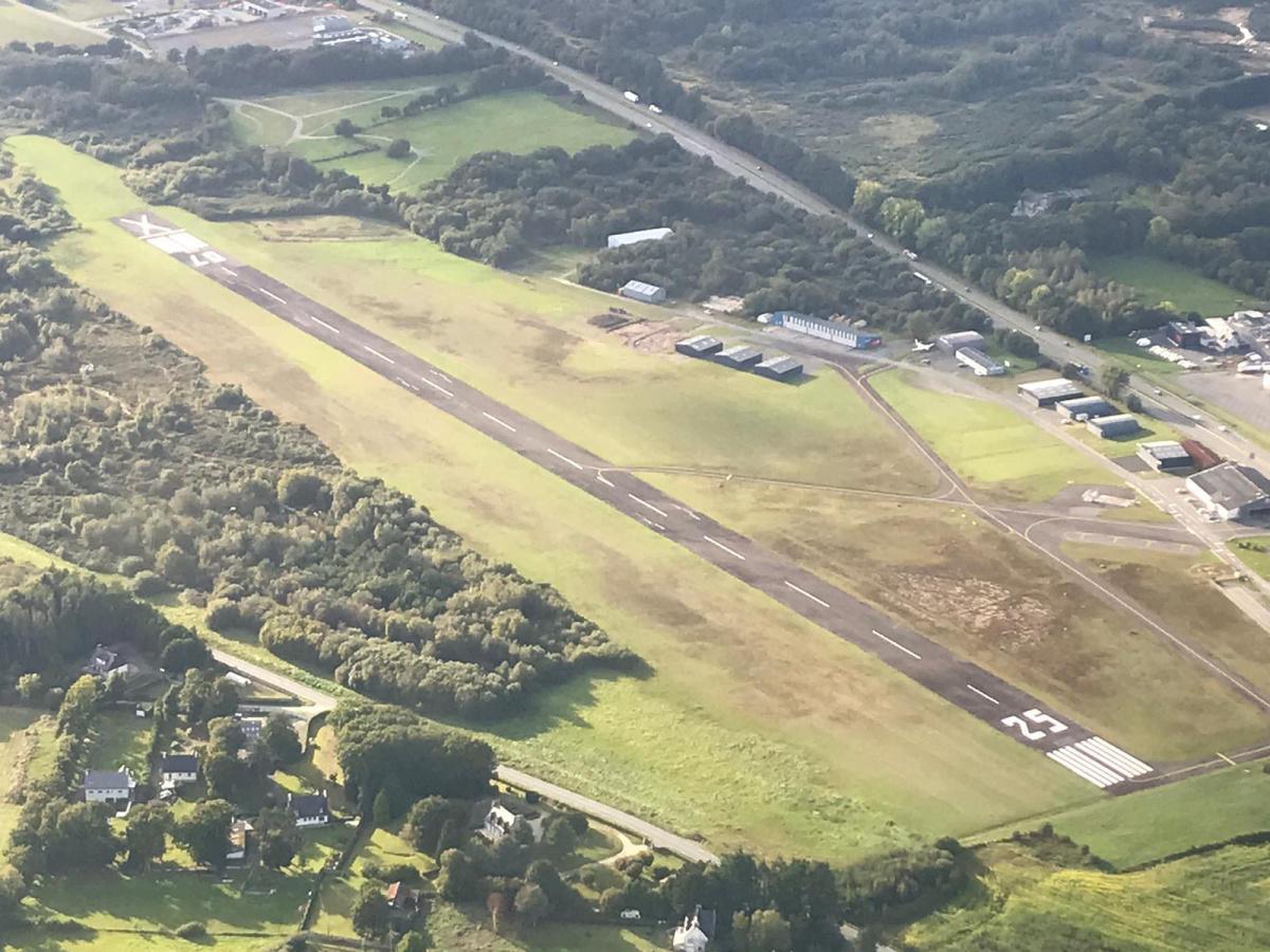 LFEB Dinan Trelivan ⛽️ Total H24 - 🍴🚴♀️ < 2 km LFEB Dinan Trelivan ⛽️ Total H24 - 🍴🚴♀️ < 2 km