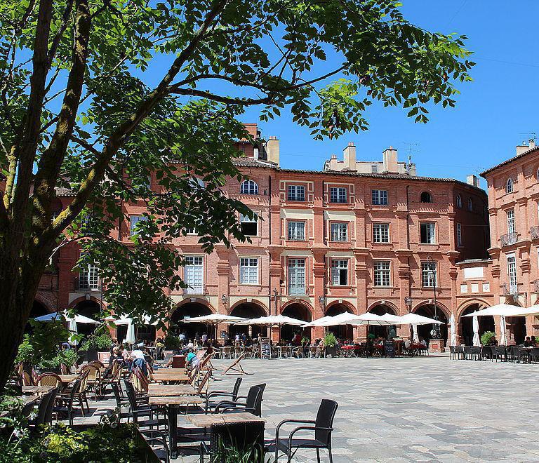 LFDB MONTAUBAN ⛽️ - 🛏🍴🚍 < 2 km LFDB MONTAUBAN ⛽️ - 🛏🍴🚍 < 2 km