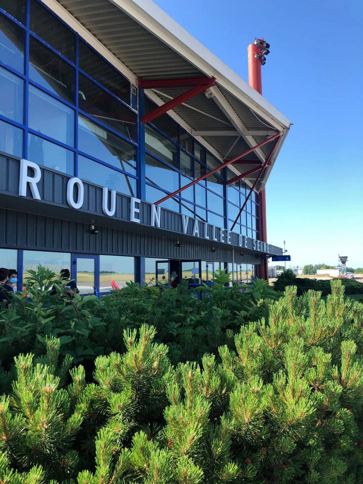 LFOP Rouen ⛽️ - 👑 🏘🚶🏻♂️🛏 🍴 🚙 < 2 km LFOP Rouen ⛽️ - 👑 🏘🚶🏻♂️🛏 🍴 🚙 < 2 km