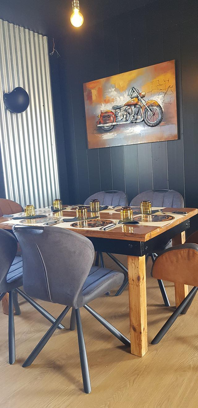 Le Racer Café Le Racer Café