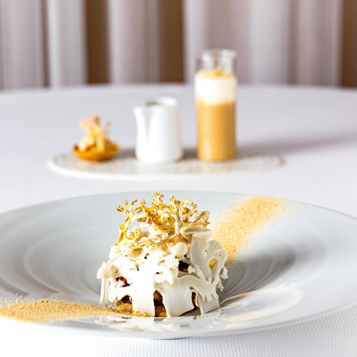 Hostellerie du Chapeau Rouge, Restaurant & Spa 4 étoiles Hostellerie du Chapeau Rouge, Restaurant & Spa 4 étoiles