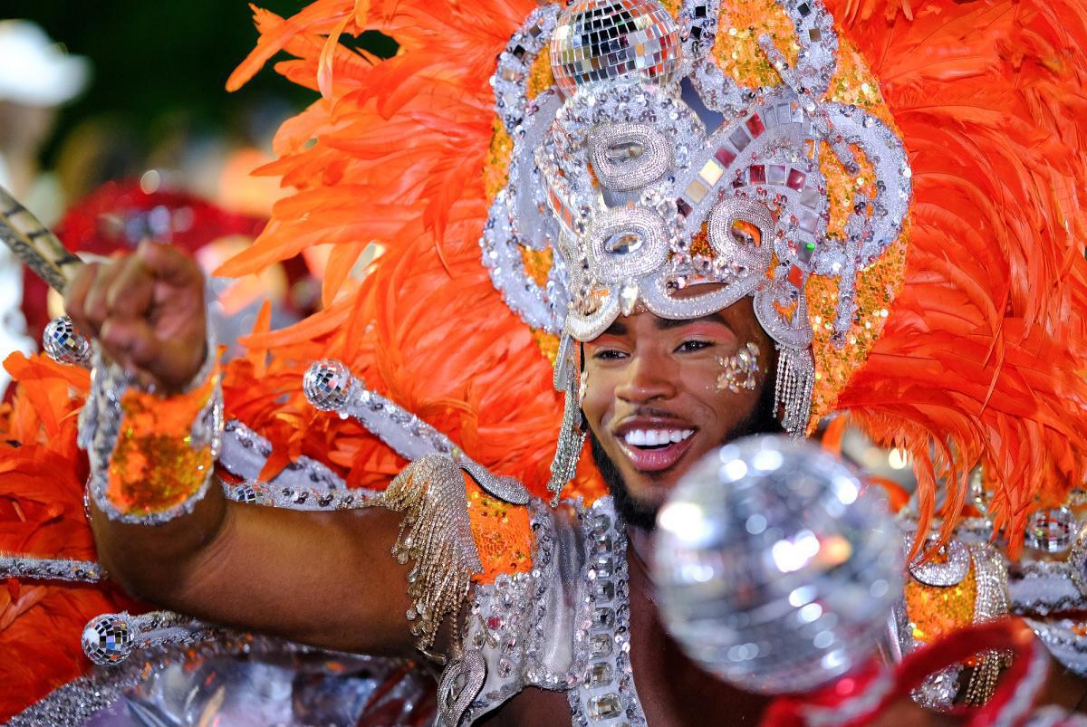 CURAÇAO CARNIVAL: THE CARIBBEAN SPECTACLE!