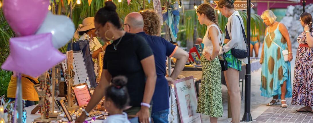 LIONSDIVE LOCAL BEACH MARKET