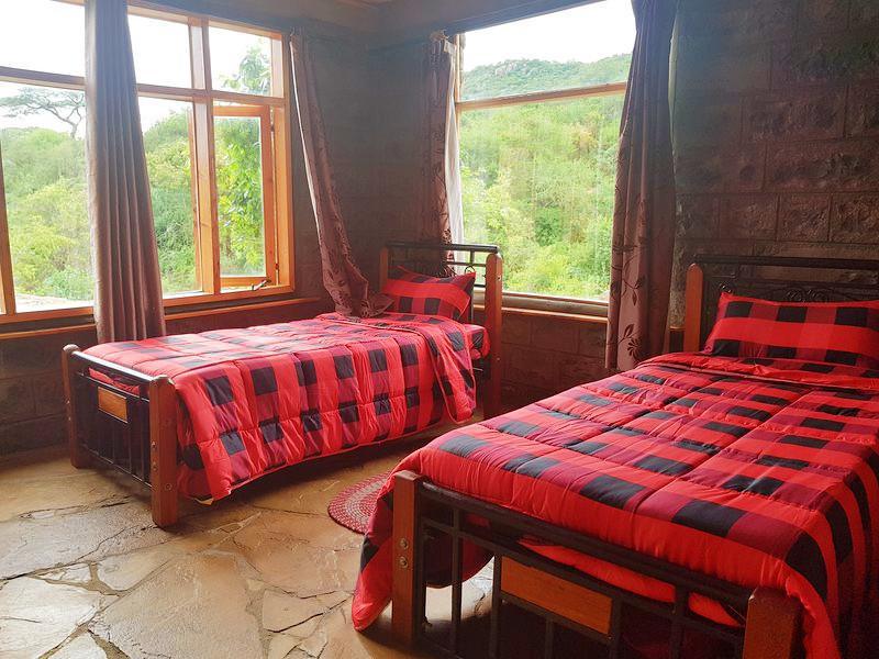 Olelek Ranch House 3150 Deal - A log cabin in the Bush!