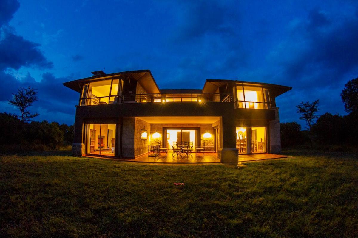 Escape to the Wild: Luxurious Villas with Mt. Kenya Views and Pool from 2849 PP!"