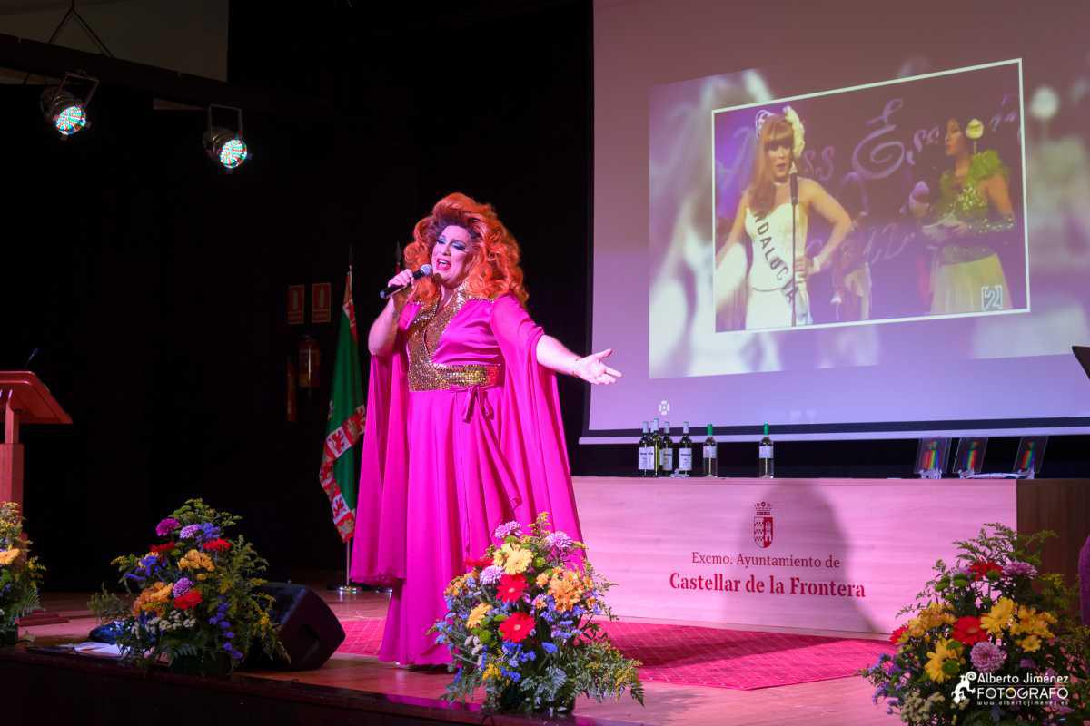 Nacha la Macha, la gran premiada en la III Gala de Premio Roja Directa Andalucía LGTBI+.