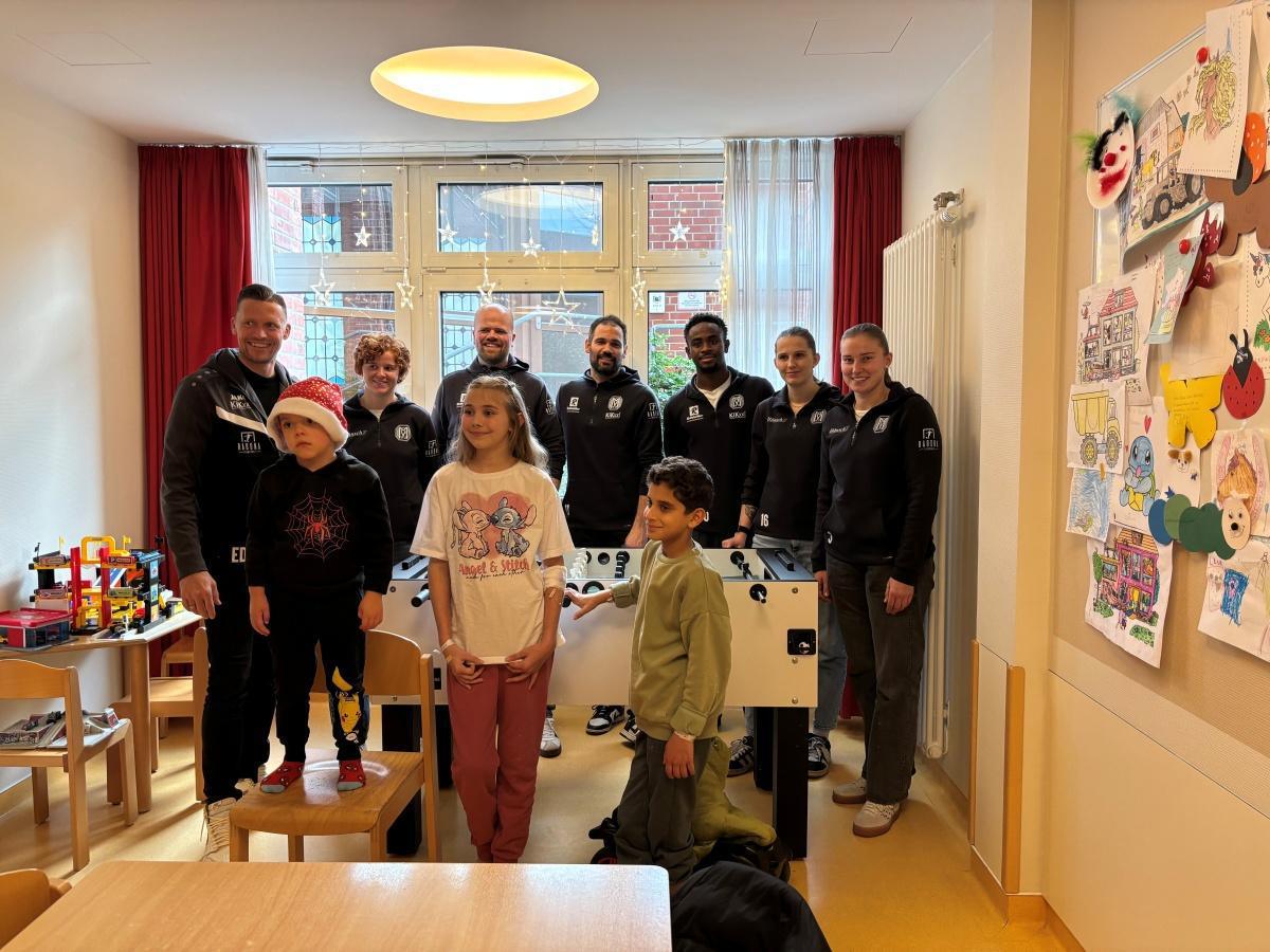 Besuch der Kinder- & Jugendstation im Ludmillenstift Meppen Besuch der Kinder- & Jugendstation im Ludmillenstift Meppen