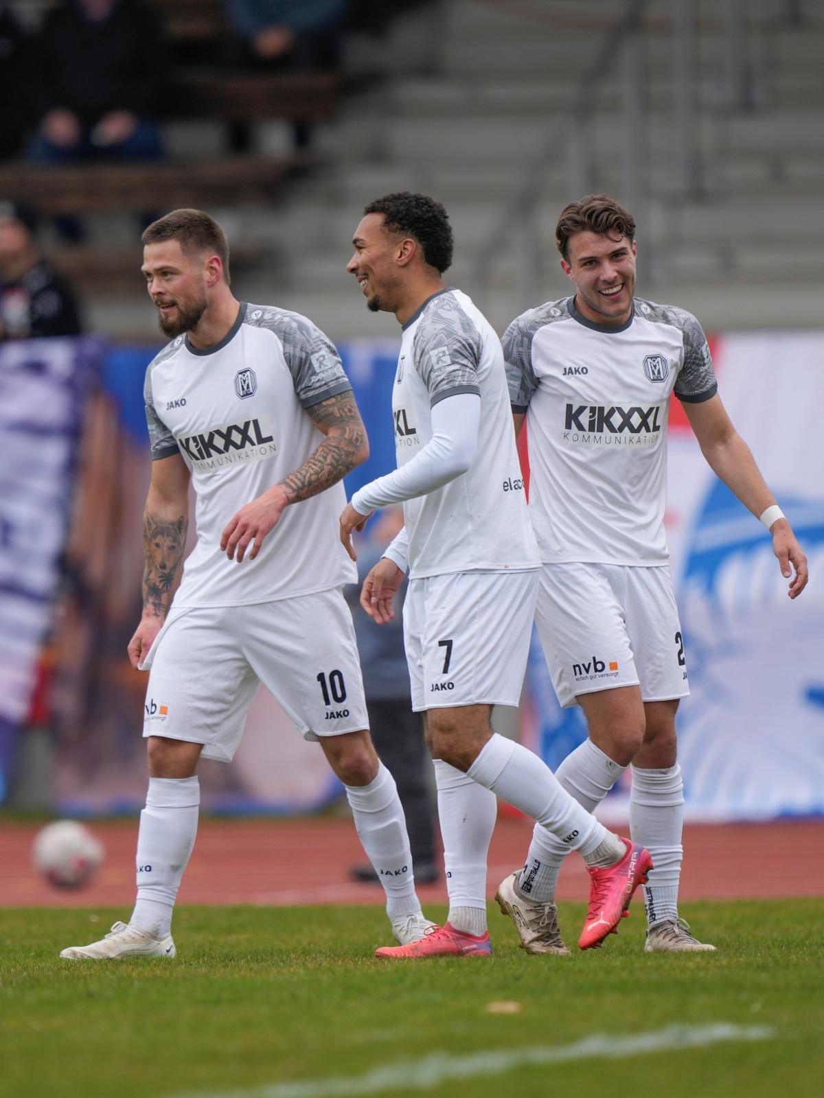 Serie läuft, Stimmung elektrisiert, hungrig auf mehr Serie läuft, Stimmung elektrisiert, hungrig auf mehr