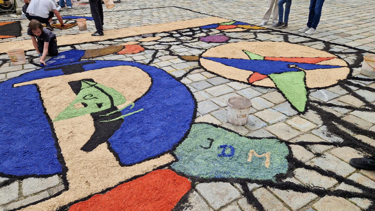 Plötzlich wird der Marienplatz bunt