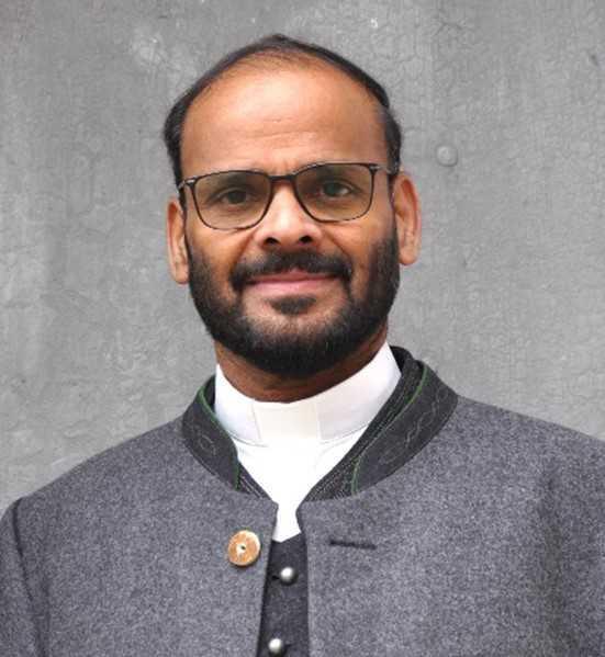 Pfarrvikar P. Cleetus Unnikunnel CST