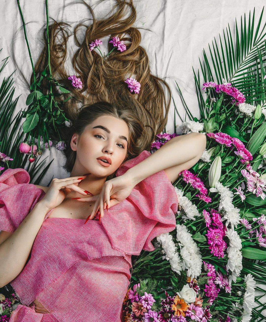 «Цветы и ангелы - небесные созданья…» 🌹 «Цветы и ангелы - небесные созданья…» 🌹