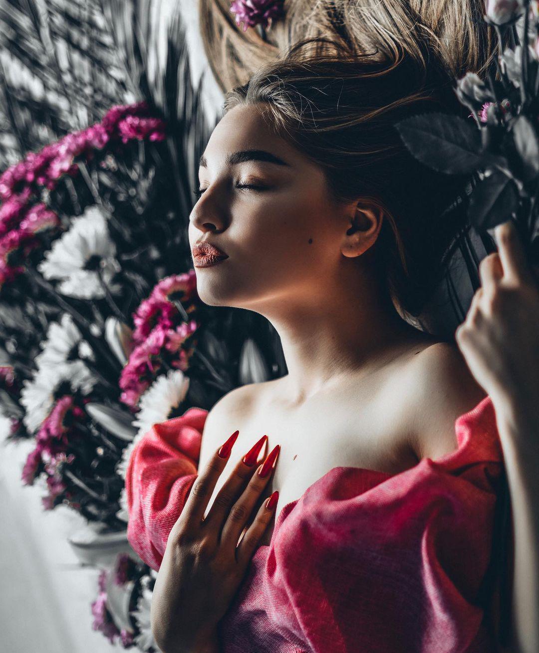 «Цветы и ангелы - небесные созданья…» 🌹