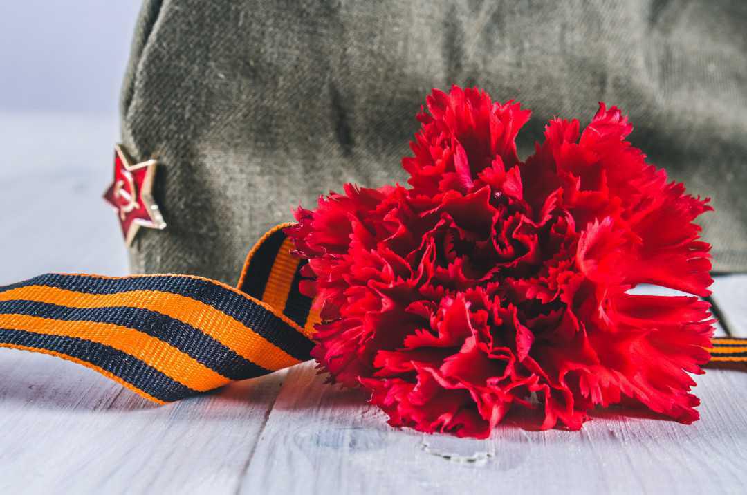 Поздравляем вас с днем великой победы с фашизмом 