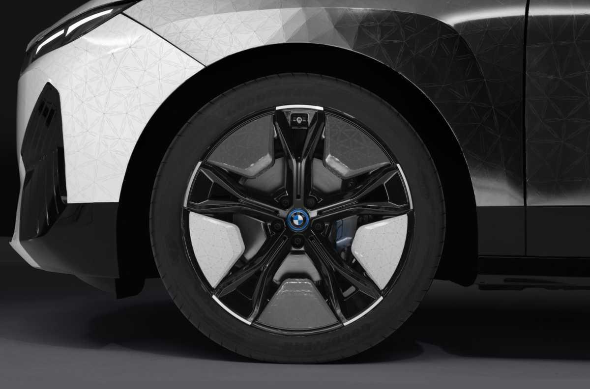 Фанаты Tesla дали свой ответ концепт-кару BMW, меняющему цвет
