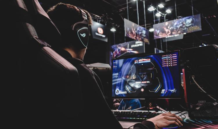 Профессия — стример: как зарабатывать сотни тысяч на трансляциях игр
