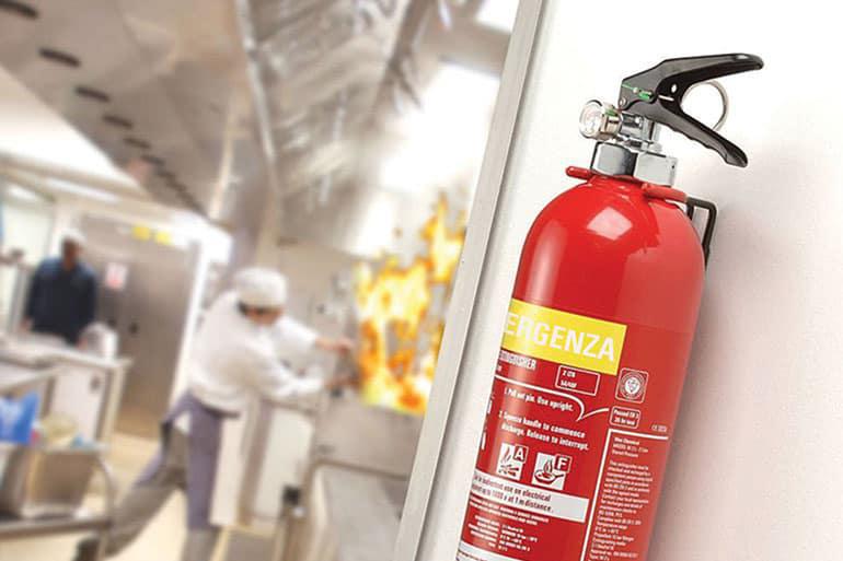 L'estintore a schiuma nelle cucine dei ristoranti  L'estintore a schiuma nelle cucine dei ristoranti