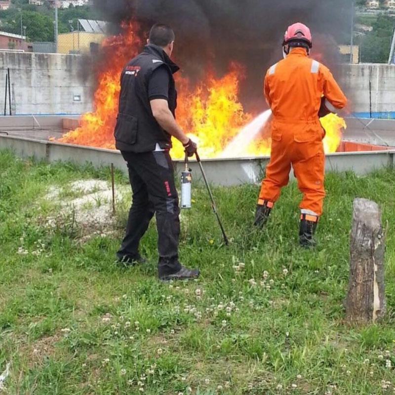 Corsi di formazione addetti antincendio e addetti al primo soccorso Corsi di formazione addetti antincendio e addetti al primo soccorso