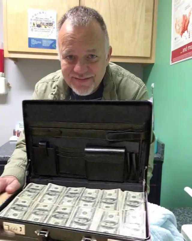 Tidningsartiklar från Sydsvenskan, Allas veckotidning, Örebro, Stenungsund, Expressen, Hemmets Journal, Göteborgsposten och Tranås-Posten Tidningsartiklar från Sydsvenskan, Allas veckotidning, Örebro, Stenungsund, Expressen, Hemmets Journal, Göteborgsposten och Tranås-Posten