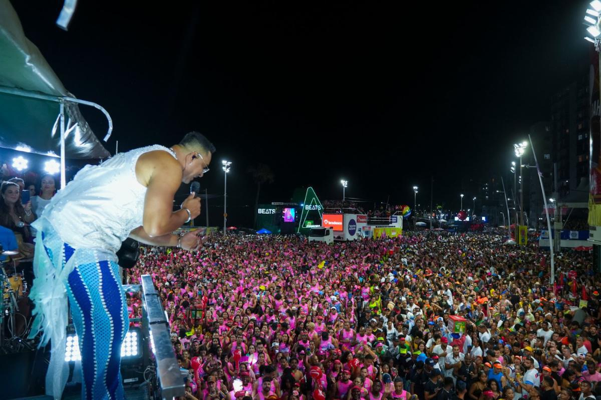 "Daquele Jeito": Bloco de Xanddy Harmonia vai agitar o Carnaval de Salvador nos dias 11 e 12 no circuito Barra-Ondina "Daquele Jeito": Bloco de Xanddy Harmonia vai agitar o Carnaval de Salvador nos dias 11 e 12 no circuito Barra-Ondina