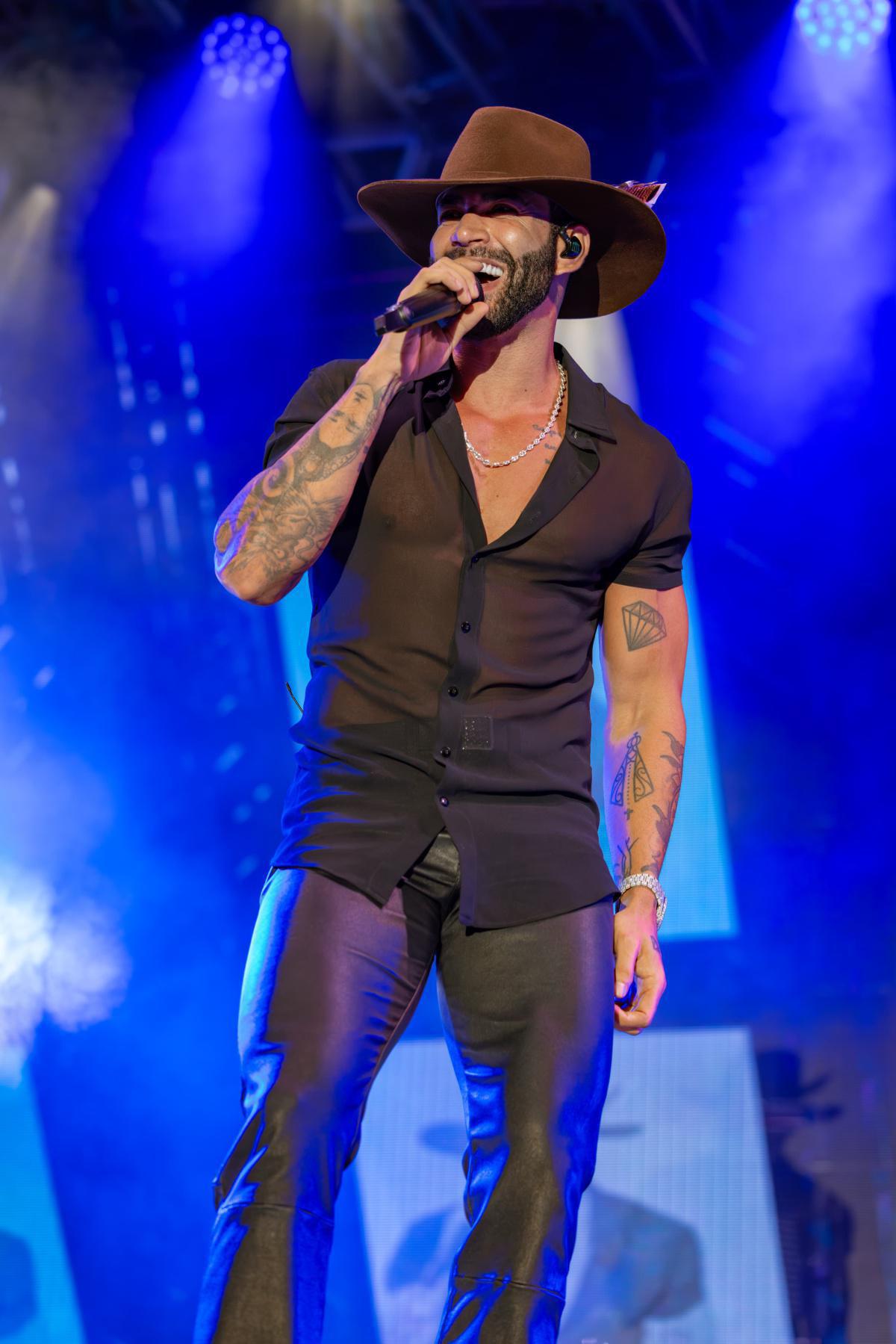 Gusttavo Lima abre nova turnê com mega show em Limeira Gusttavo Lima abre nova turnê com mega show em Limeira