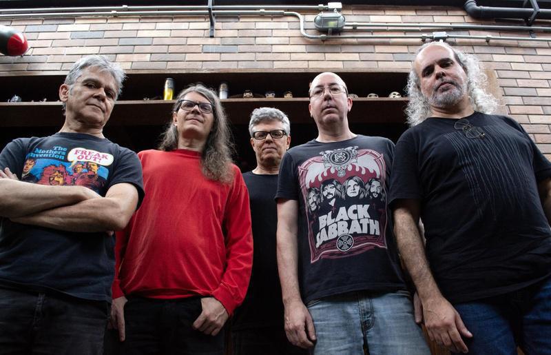 Banda Dialeto lança álbum Pandelirium em show no Teatro do Sesc Belenzinho Banda Dialeto lança álbum Pandelirium em show no Teatro do Sesc Belenzinho