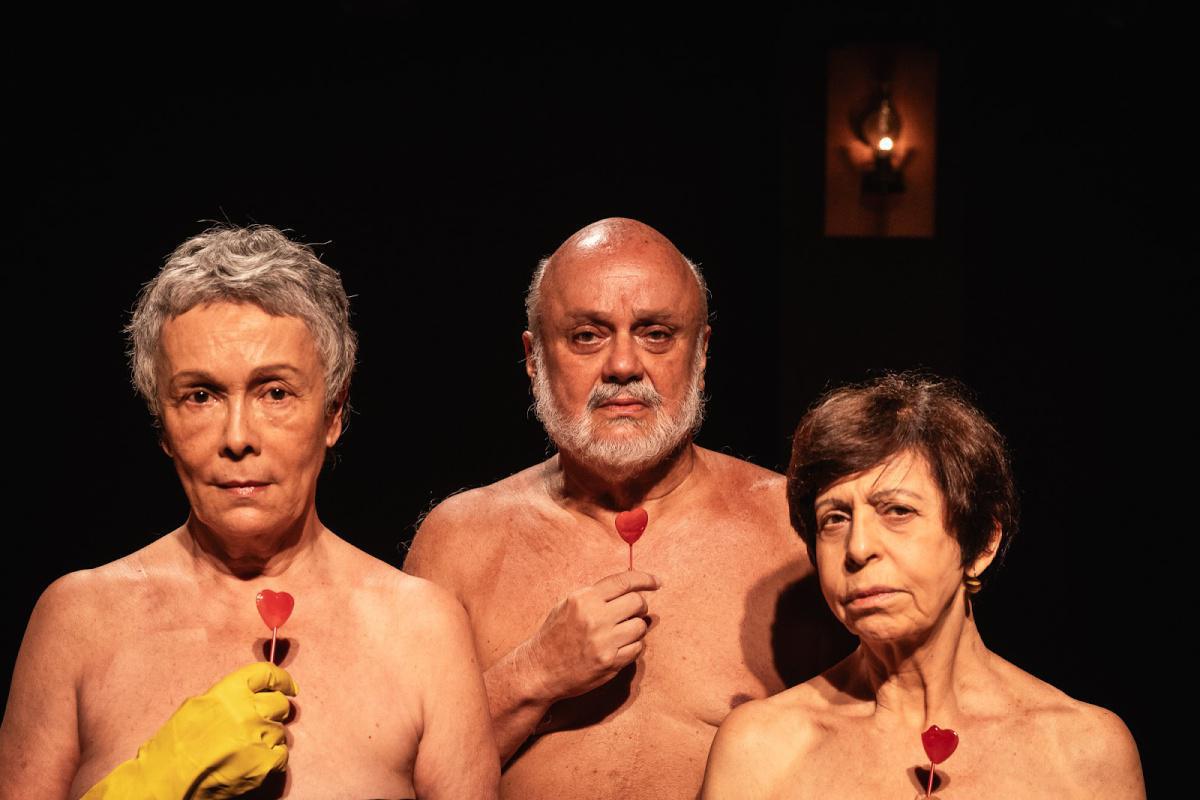 O sucesso teatral "AS CRIANÇAS" chega dia 31 de maio no Espaço EcoVilla Ri Happy – Teatro Tom Jobim, no Jardim Botânico do Rio de Janeiro O sucesso teatral "AS CRIANÇAS" chega dia 31 de maio no Espaço EcoVilla Ri Happy – Teatro Tom Jobim, no Jardim Botânico do Rio de Janeiro