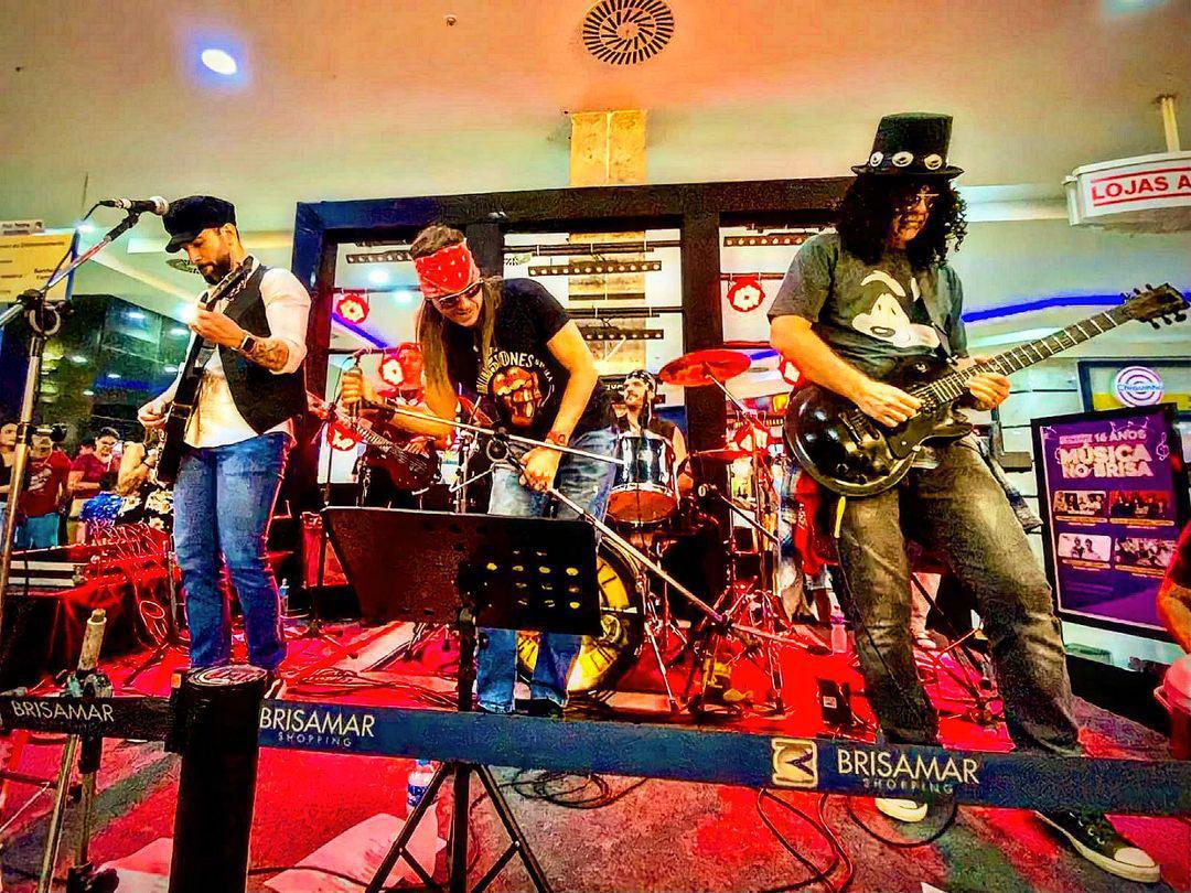Banda The Ritz apresenta show cover do Guns N' Roses no Brisamar Shopping neste domingo (26) Banda The Ritz apresenta show cover do Guns N' Roses no Brisamar Shopping neste domingo (26)