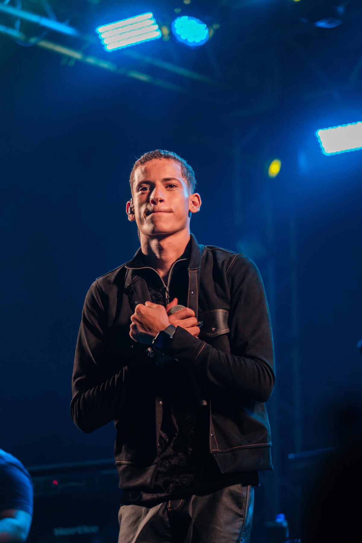 Manim Vaqueiro: a voz de "Forró e Desmantelo" sai do sertão de Pernambuco para conquistar o TOP1 Brasil Manim Vaqueiro: a voz de "Forró e Desmantelo" sai do sertão de Pernambuco para conquistar o TOP1 Brasil