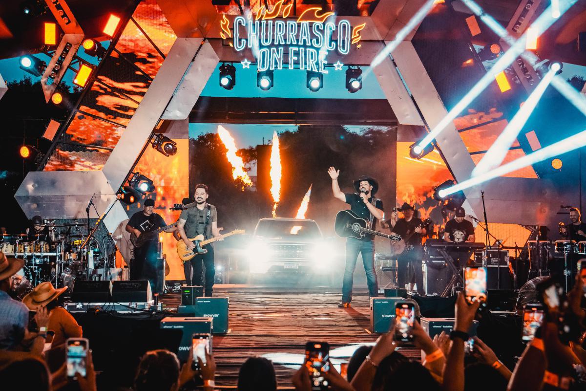 Churrasco On Fire, da dupla Fernando e Sorocaba, chega em São Paulo Churrasco On Fire, da dupla Fernando e Sorocaba, chega em São Paulo