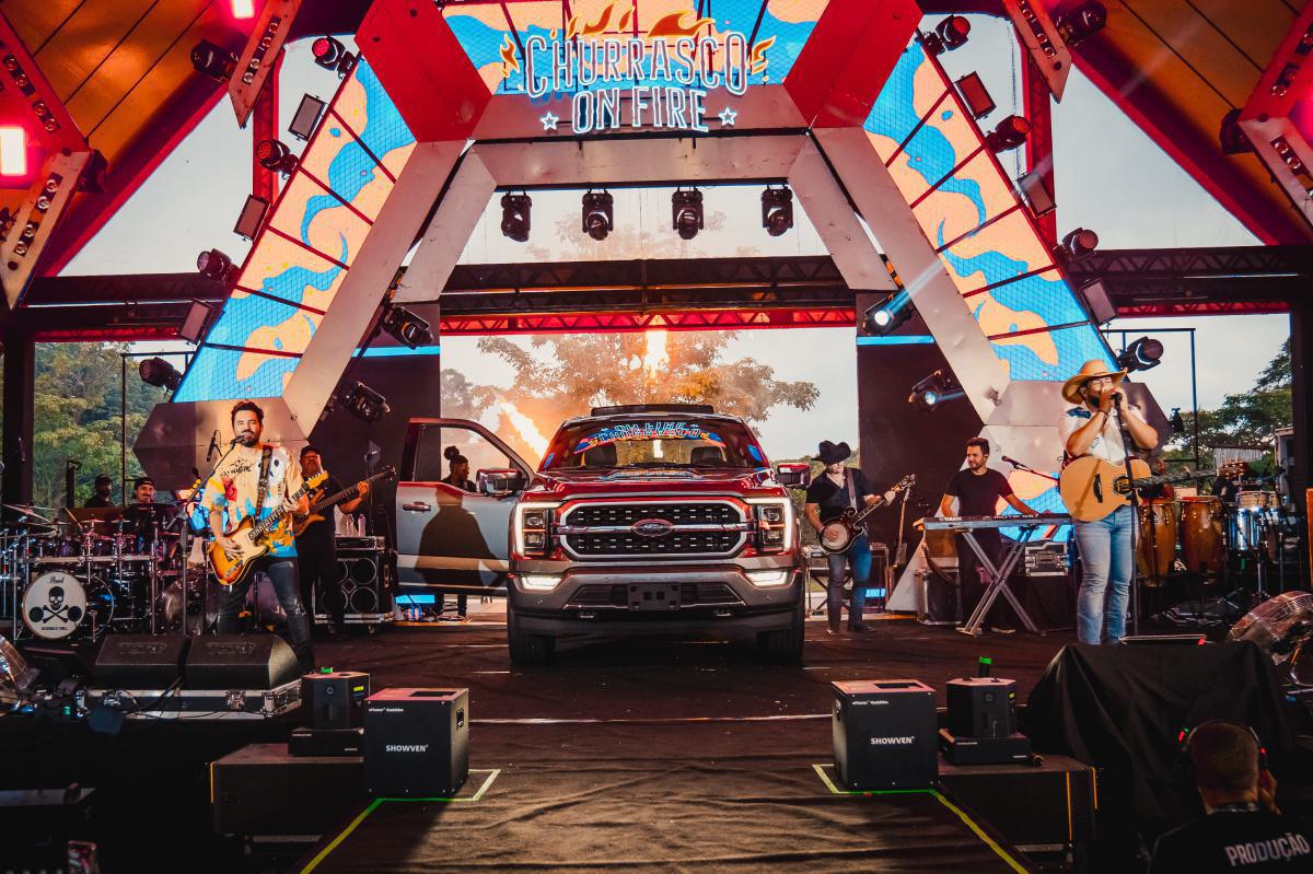 Churrasco On Fire, da dupla Fernando e Sorocaba, chega em São Paulo Churrasco On Fire, da dupla Fernando e Sorocaba, chega em São Paulo