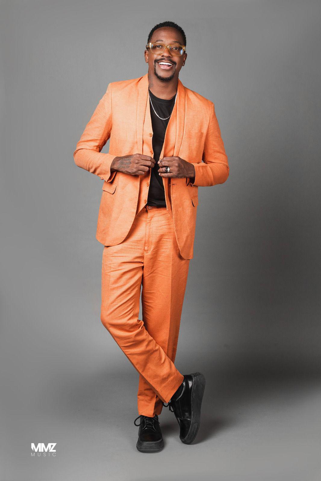 Mumuzinho recebe grandes nomes da música em seu novo DVD "Conectado" na próxima quarta-feira (3) Mumuzinho recebe grandes nomes da música em seu novo DVD "Conectado" na próxima quarta-feira (3)