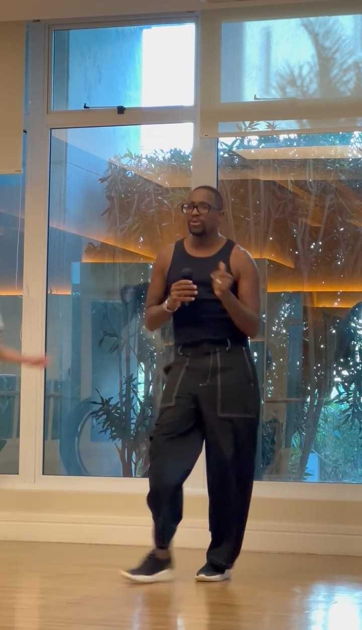 Mumuzinho compartilha bastidores dos ensaios de seu novo DVD "Conectado" Mumuzinho compartilha bastidores dos ensaios de seu novo DVD "Conectado"