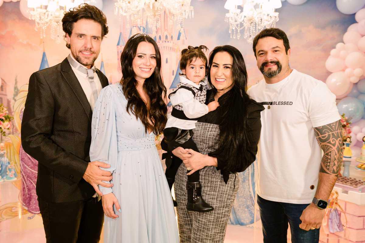 Thiago Arancam e Aline Frare realizam megafesta para o aniversário da filha Angelina 