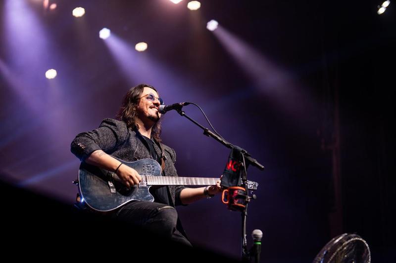 Sucesso do pop rock: Dino Fonseca desembarca em São Paulo nesta sexta-feira, 12, para grande show no Espaço Unimed