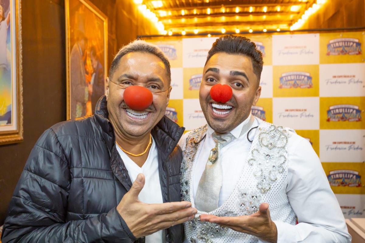 Tiririca assiste pela primeira vez ao espetáculo do filho Tirullipa em momento emocionante no Circo Abracadabra Tiririca assiste pela primeira vez ao espetáculo do filho Tirullipa em momento emocionante no Circo Abracadabra