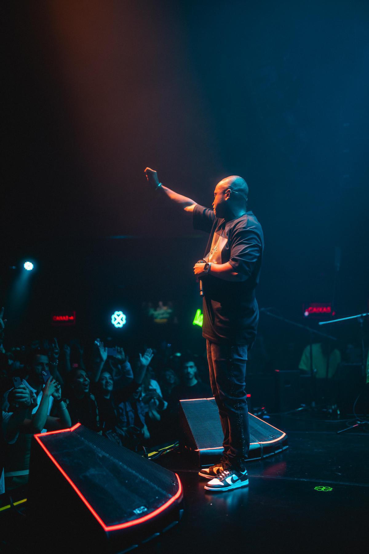 "PAGODE DA SORTE": THIAGUINHO LANÇA PROJETO INTIMISTA EM SP "PAGODE DA SORTE": THIAGUINHO LANÇA PROJETO INTIMISTA EM SP