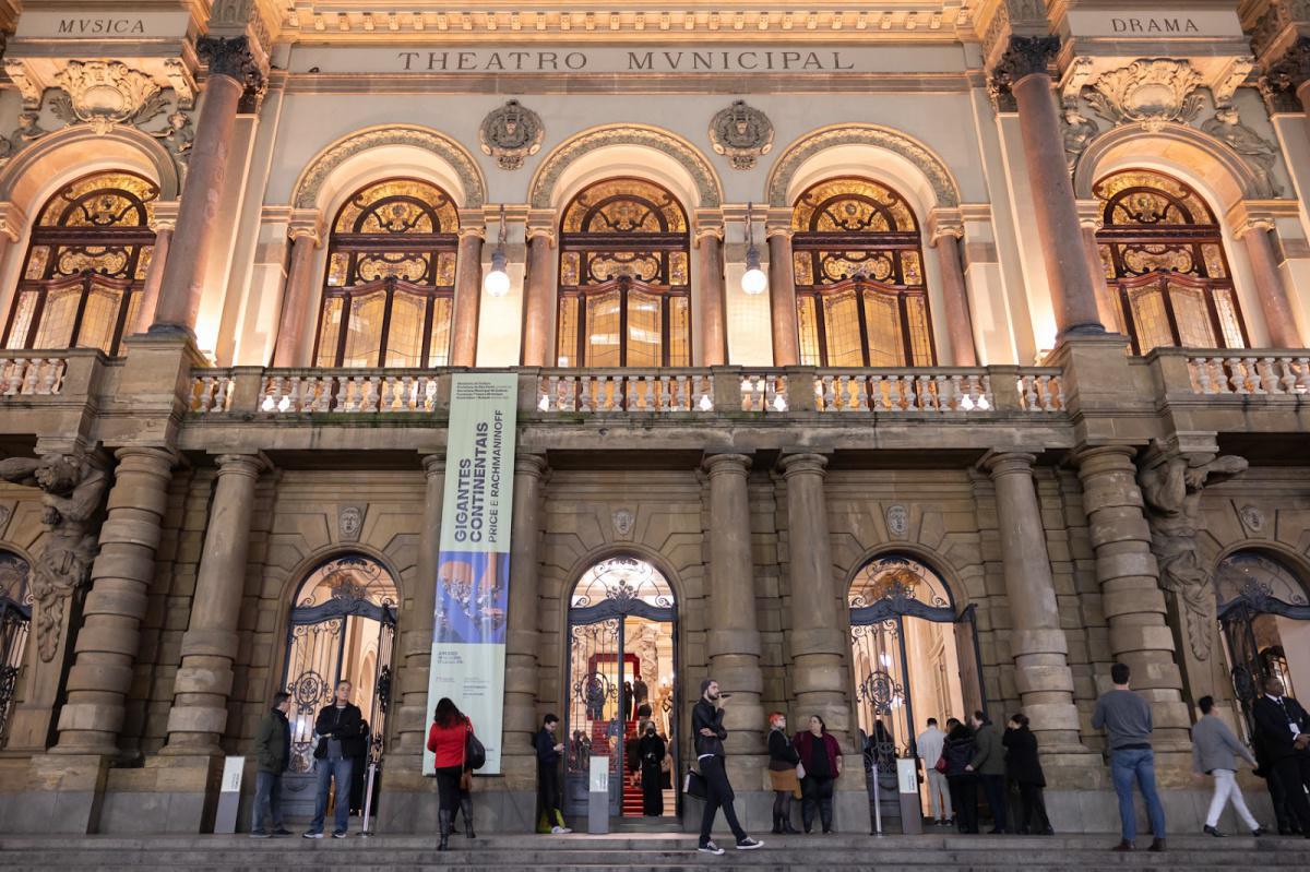 No mês de aniversário, Theatro Municipal de São Paulo traz programação diversa e estreia de Nabucco, de Verdi, com direção de Christiane Jatahy 